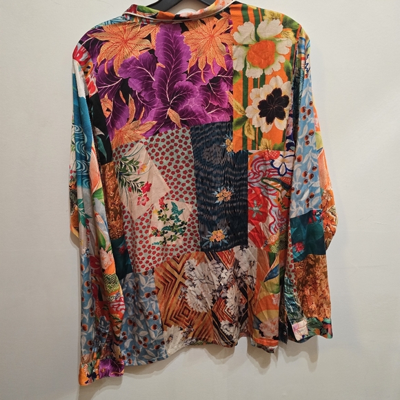 100% silk multicolor blouse by Johnny Was - Picture 6 of 8